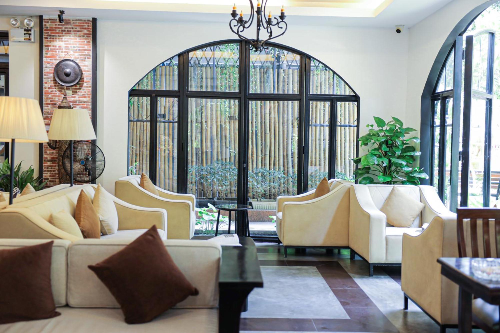 Apsor Palace Hotel Phnom Penh Zewnętrze zdjęcie